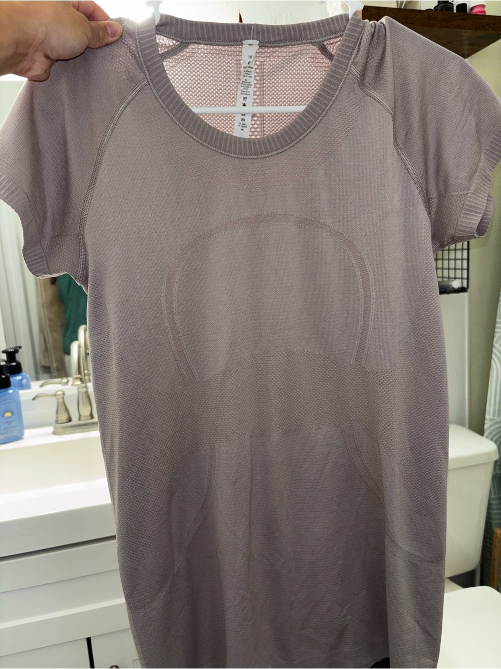Lululemon Swiftly/Swift Stride Short Sleeve Size 10: Mauve/Lavendar